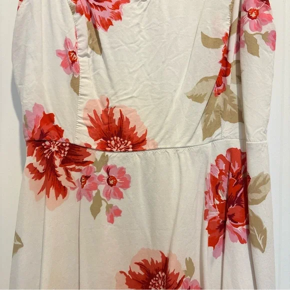 Old Navy Floral Cami Dress - Picture 2 of 7